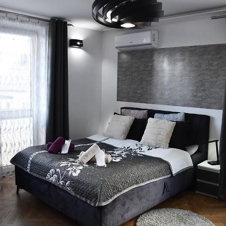 Apartament Night Premium Krakau Exterior foto